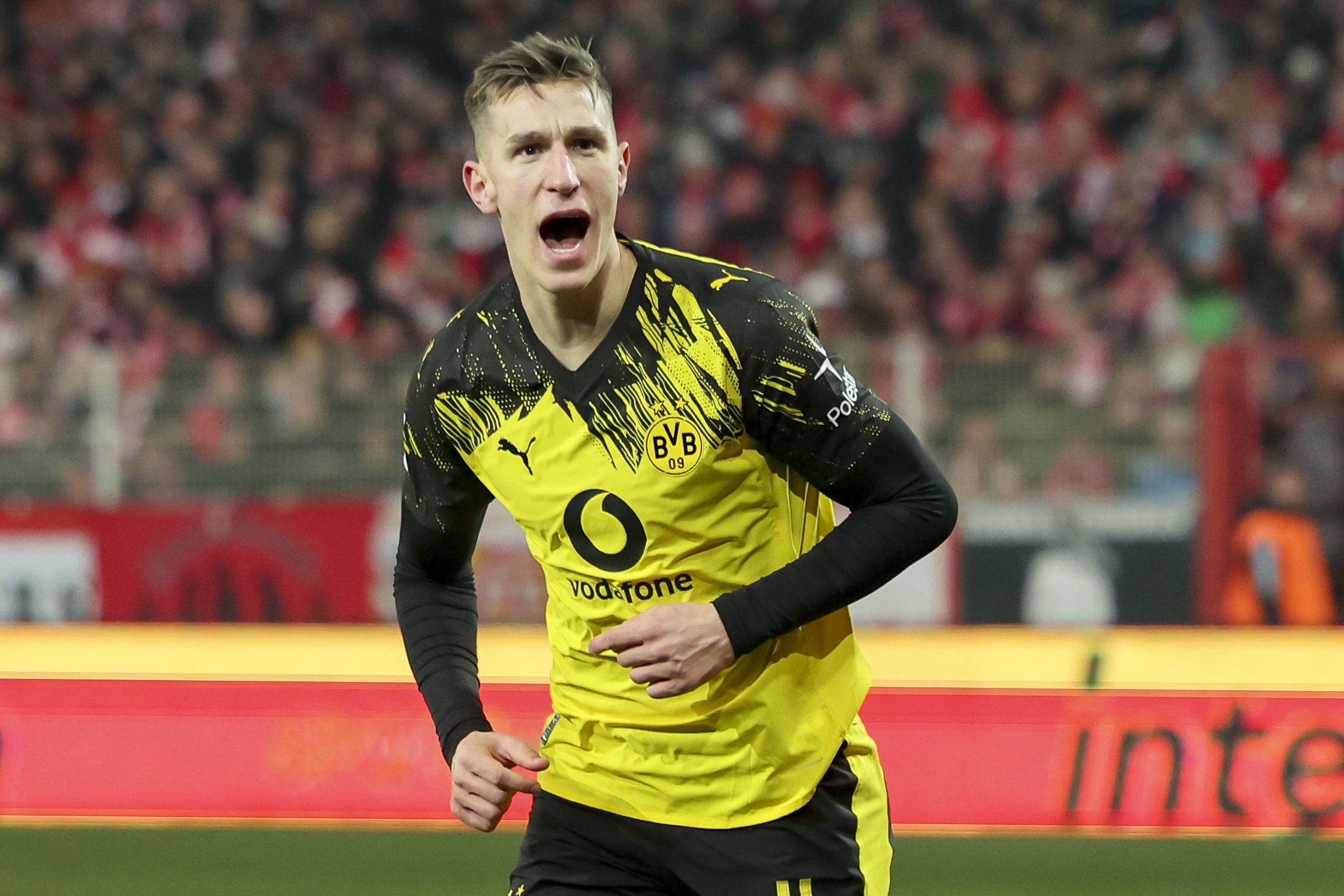 云开体育官网-连锁反应！图片报：若施洛特贝克不续约，多特防线或将有多人离队